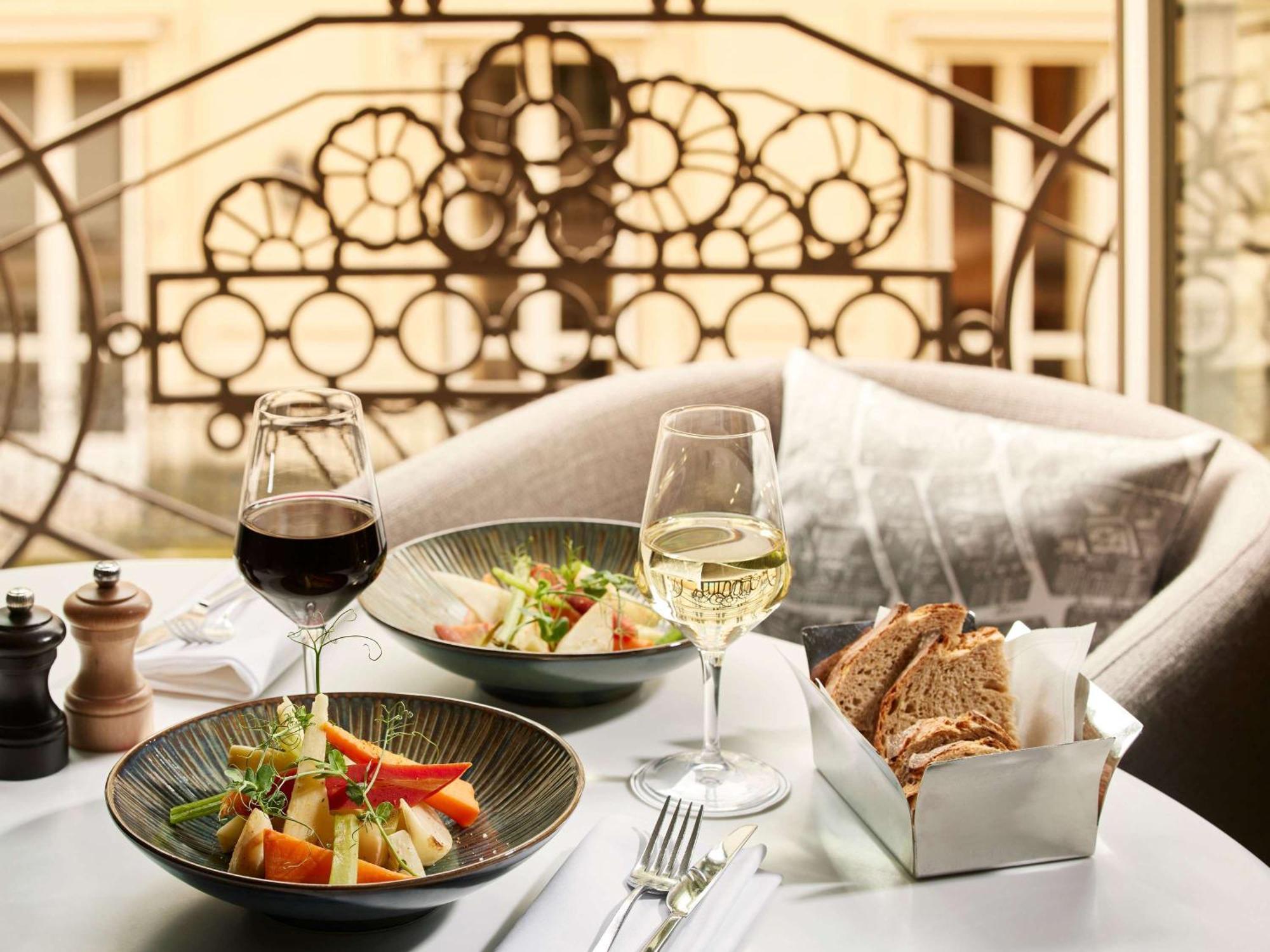 Готель Sofitel Paris Arc De Triomphe Екстер'єр фото